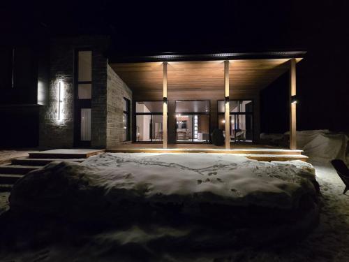 Luxury retreat with lake acces and sauna in Saint Donat (QC)