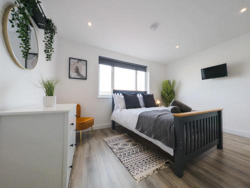 WorkStay Portsmouth Rooms with Ensuite & Shared Bathrooms, Portsmouth