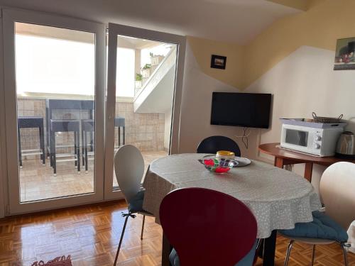Studio with Terrace and Sea View image 3