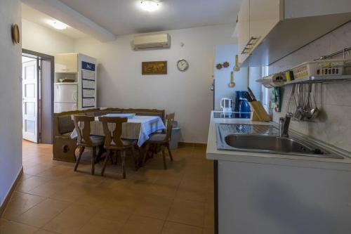Two-Bedroom Apartment with Terrace and Sea View image 4