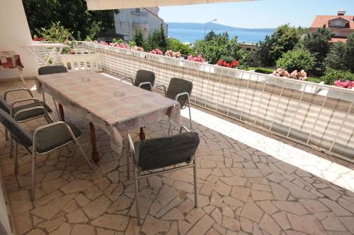 Two-Bedroom Apartment with Terrace and Sea View image 2