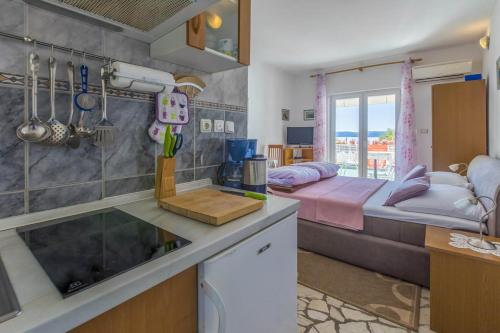 Studio with Terrace and Sea View image 3