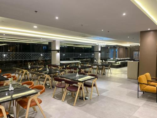 Ristorante, LYNN Hotel Tuban in Tuban