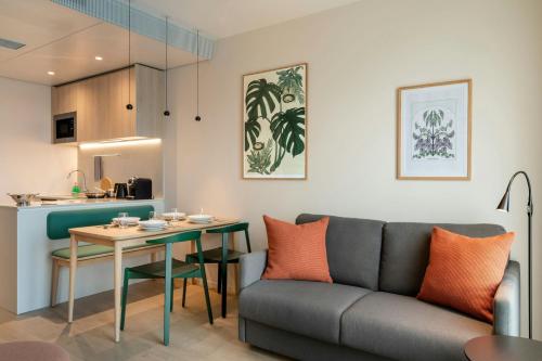 Family Queen Studio with Sofa Bed image 1
