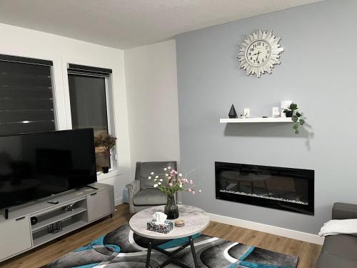 Elegant 3BD Home in Beaumont, Double Garage in 尼斯庫