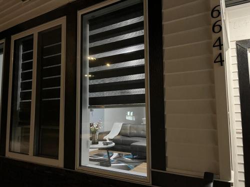 Elegant 3BD Home in Beaumont, Double Garage in 尼斯庫