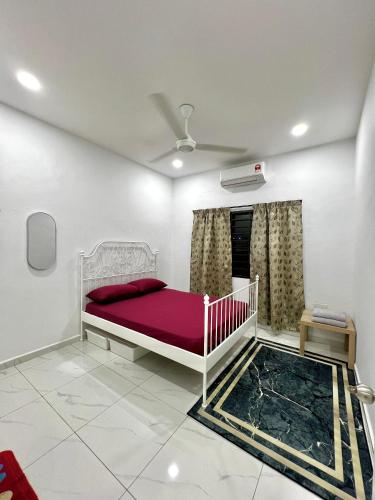 Rozie Cozy,Merlimau 6-8pax 3Bedrooms2Bathrooms single storey terrace house in Merlimau