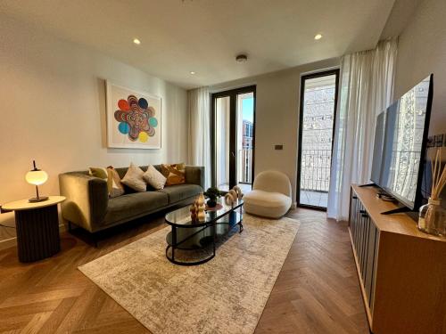 Hyde Park Beauty 2BR 2BA Balcony - image 11
