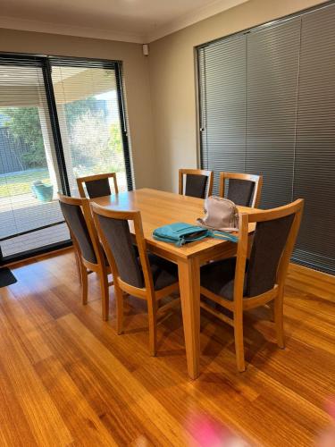 Létesítmények, Come dine with me at Jo in Baldivis
