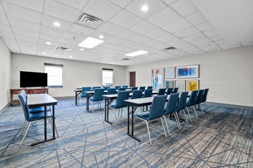 홀리데이 인 익스프레스 호텔 앤 스위트 웨스트포인트-포트 몽고메리 바이 IHG - 회의실/연회장