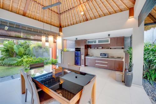 ヴィラ ジェラミ ホテル4