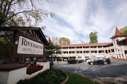 Riverbend Motel & Cabins