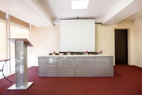 Bukovyna Hotel - image 13