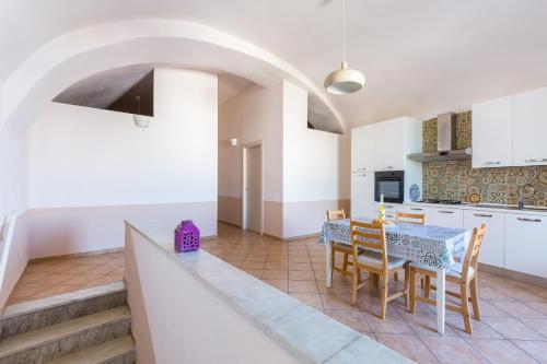  La Marina by Tizzano House in Procida