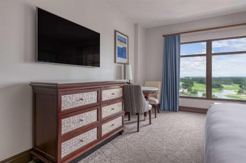 Family Room with Bunk Bed and King Bed - Non-Smoking image 4