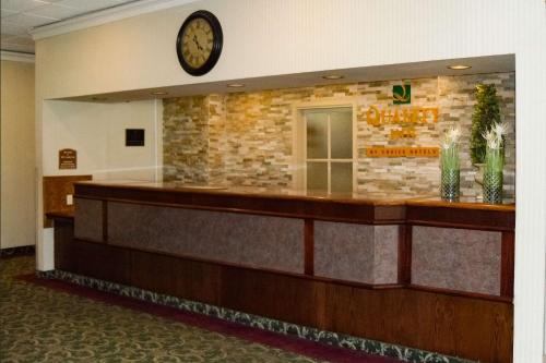 大堂, 凱藝酒店 (Quality Inn) in 歐文桑德