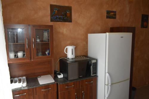 Hantam Kunskamer in คาลวิเนีย