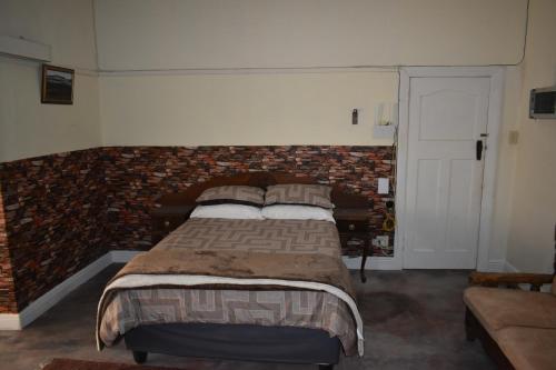 Hantam Kunskamer in คาลวิเนีย