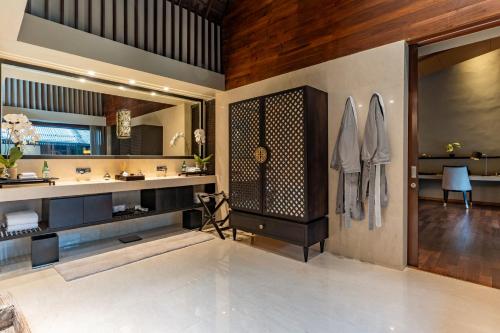 One-Bedroom Premiere Bed & Breakfast