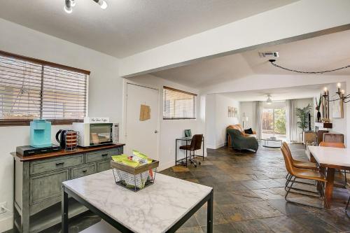 Pool & Hot Tub! Centrally Located, Less Than 3 Miles to The Strip!, Las Vegas (fotografie 9)