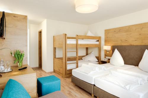 Hotel Mythos - image 6