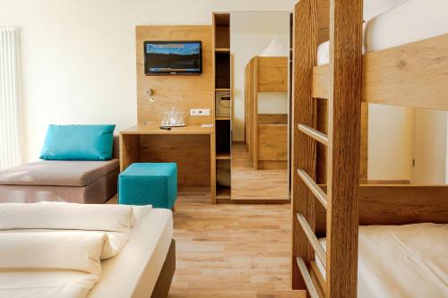 1 king bed, 1 bunk bed