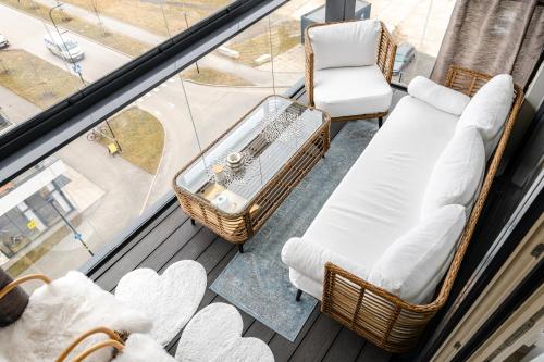 Balcony/terrace, Modern apartment in the heart of Uus-Veerenni in Veerenni
