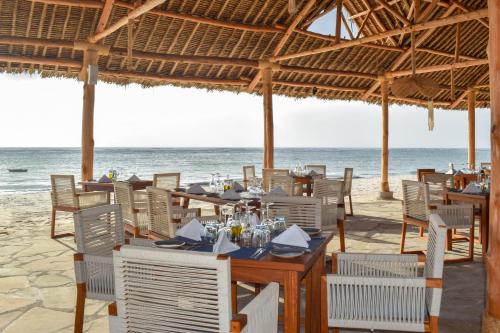 Restaurant, Leisure Lodge Beach & Golf Resort in Mombasa