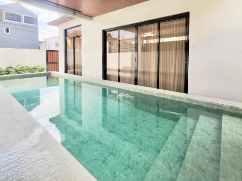 CASA GUADA - Villa & Pool House Staycation
