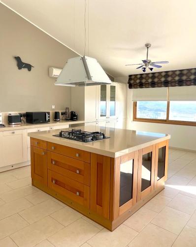 Stunning Sea View and Pool Villa - The View, Peyia (Foto 5)