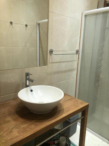 Appartement, deux chambres au pied du métro Montgomery