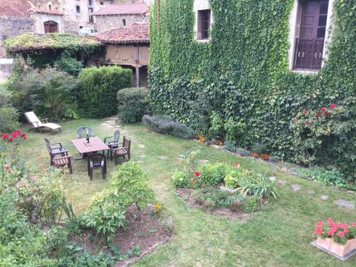 Kert, The Manor House in Pesaguero