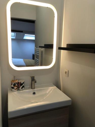 Absolute Charm 3 Bedroom 3 Bathroom with AC EU District