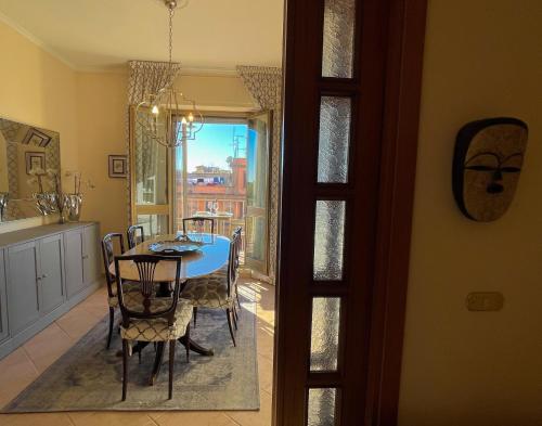 MARIA TERESA Apartment - Sophisticated Living and City Links - Quartiere TRIESTE, Rome (photo 6)