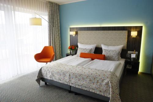 2 twin beds, 1 sofa bed