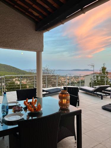 Villa La Benoite à Carqueiranne - Location, gîte - Carqueiranne