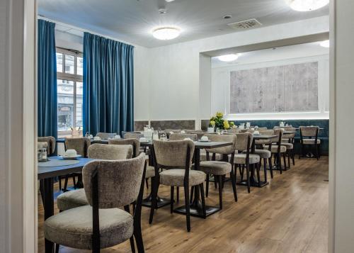 Ételek és italok, Goldenes Theater Hotel Salzburg near Kollegien Templom