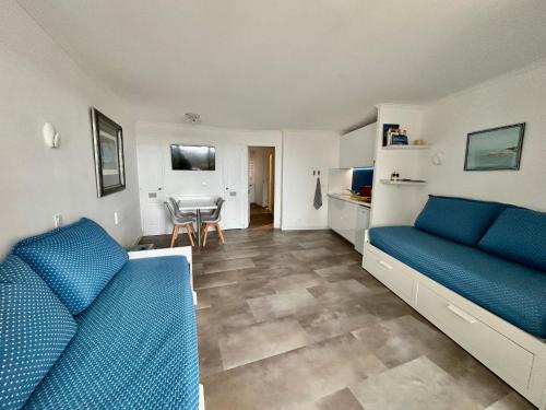 Les Restanques vue mer Capucines 1057