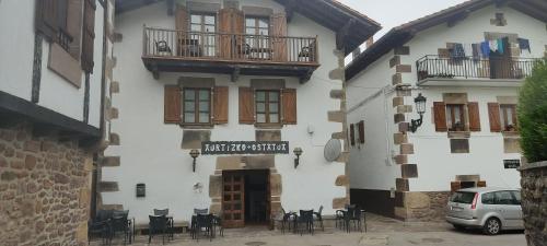 A szálláshely kívülről, Hostal Mendaurpe in Ituren