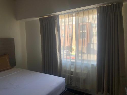 King Room - Non-Smoking room in Budget Inn Denver Downtown