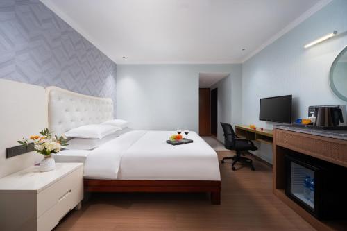 room detail thumbnail 2