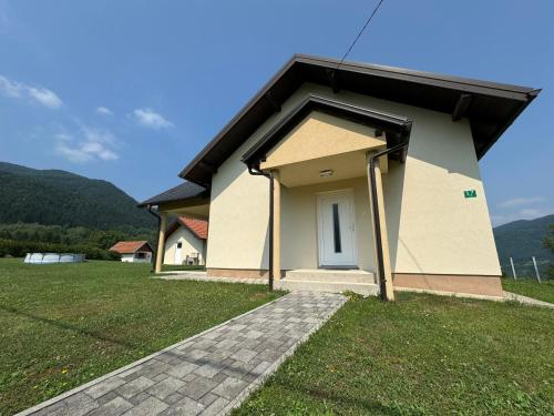 Seoska kučica-Oaza mira Fojnica Seoska kučica-Oaza mira Fojnica