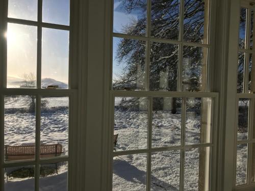 Gorgeous boutique off-grid cottage near Peebles in Eddleston