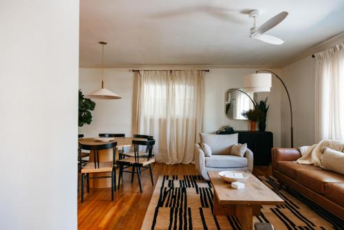 Large Designer Home - 6 Bed-4 Bath - Emory,CDC,CHOA in Emory