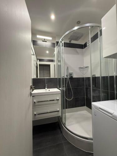 Modern apartment near City Center with easy transport access, Bratislava (Foto 9)