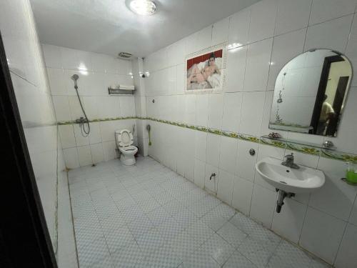 Hong Kong 2 Hotel Thai Binh City - 샤워실
