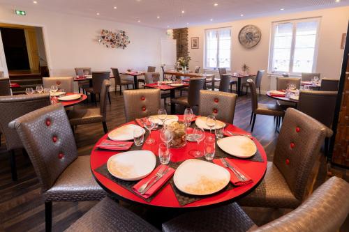 Étterem, Hotel De Paris Jaligny in Jaligny-sur-Besbre