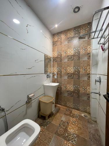 Deluxe Double Room (2 Adults + 1 Child) image 10