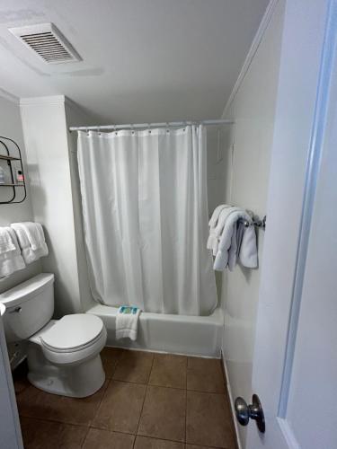Deluxe Queen Room with Two Queen Beds