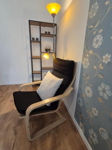 One-Bedroom Apartment image 10